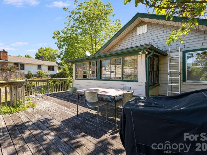 105 Liberty Street, Asheville, NC 28803.  MLS# CAR4382011, YatesRealty ID 26616. 