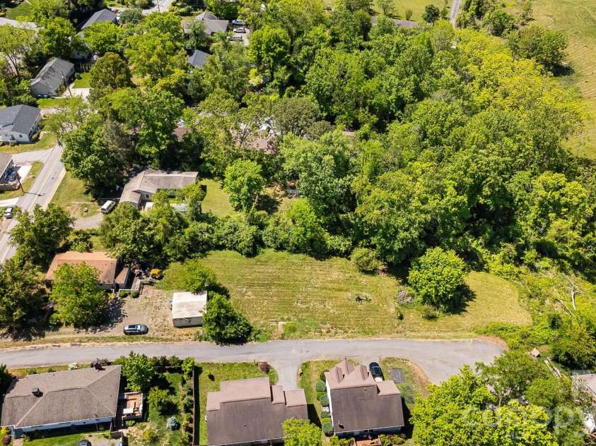 105 Liberty Street, Asheville, NC 28803.  MLS# CAR4382011, YatesRealty ID 26616. 