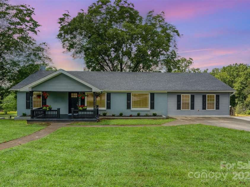 1164 Bradford Mountain Road, Lenoir, NC 28645.  MLS# CAR4278631, YatesRealty ID 26617. 