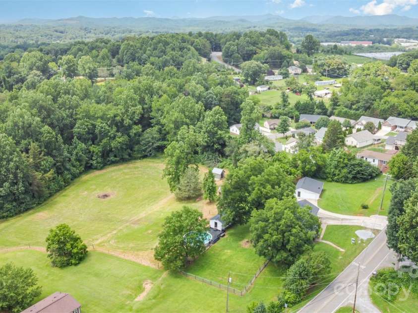 1164 Bradford Mountain Road, Lenoir, NC 28645.  MLS# CAR4278631, YatesRealty ID 26617. 