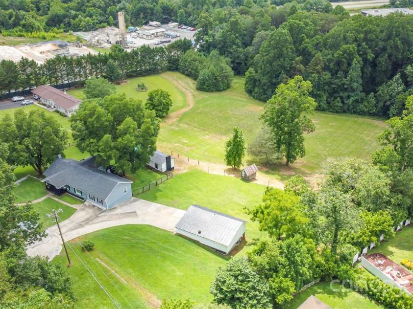 1164 Bradford Mountain Road, Lenoir, NC 28645.  MLS# CAR4278631, YatesRealty ID 26617. 