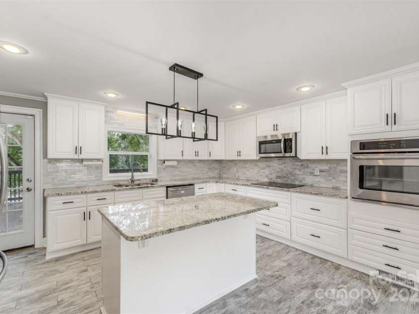 1164 Bradford Mountain Road, Lenoir, NC 28645.  MLS# CAR4278631, YatesRealty ID 26617. 