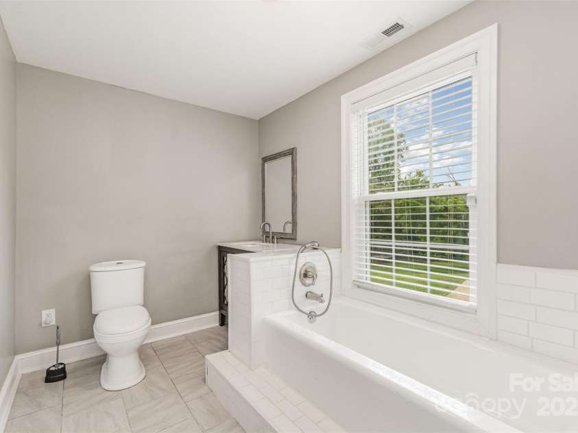 1164 Bradford Mountain Road, Lenoir, NC 28645.  MLS# CAR4278631, YatesRealty ID 26617. 