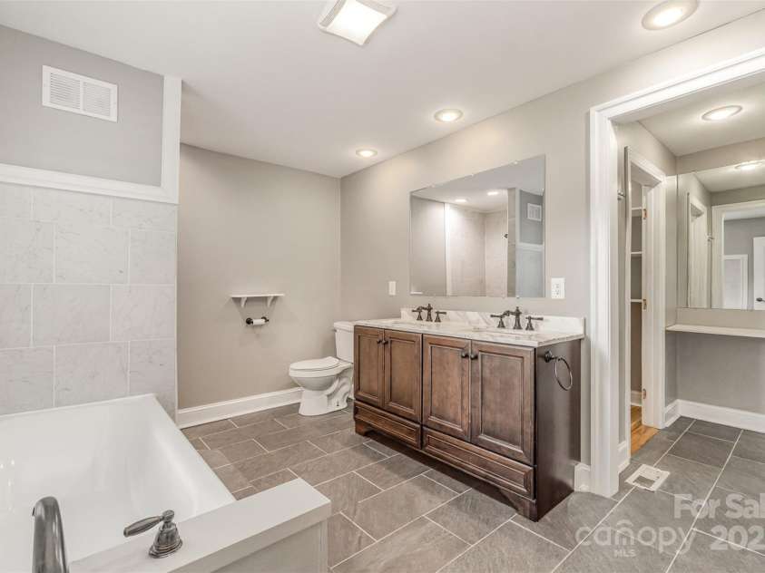 1164 Bradford Mountain Road, Lenoir, NC 28645.  MLS# CAR4278631, YatesRealty ID 26617. 