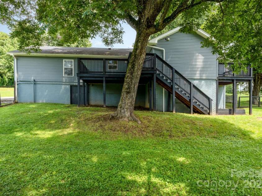 1164 Bradford Mountain Road, Lenoir, NC 28645.  MLS# CAR4278631, YatesRealty ID 26617. 