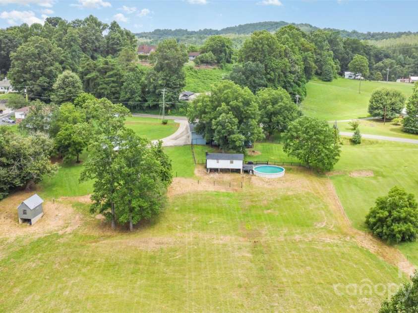 1164 Bradford Mountain Road, Lenoir, NC 28645.  MLS# CAR4278631, YatesRealty ID 26617. 