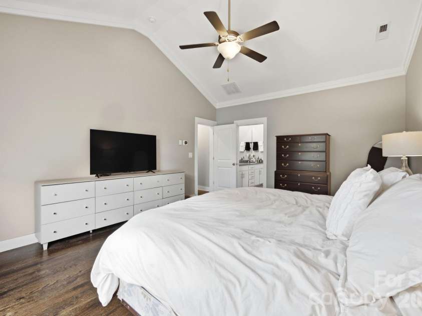 863 Academy Street, Charlotte, NC 28205.  MLS# CAR4380828, YatesRealty ID 26617. 
