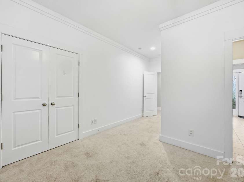 863 Academy Street, Charlotte, NC 28205.  MLS# CAR4380828, YatesRealty ID 26617. 