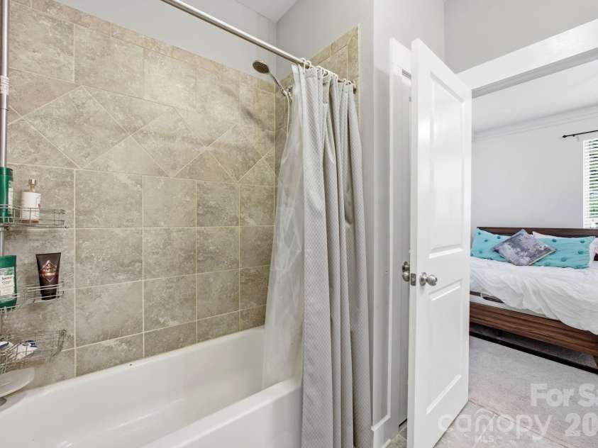 863 Academy Street, Charlotte, NC 28205.  MLS# CAR4380828, YatesRealty ID 26617. 