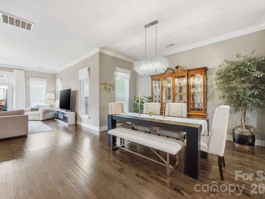 863 Academy Street, Charlotte, NC 28205.  MLS# CAR4380828, YatesRealty ID 26617. Dining Area