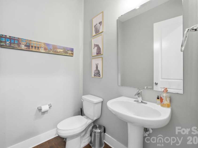 863 Academy Street, Charlotte, NC 28205.  MLS# CAR4380828, YatesRealty ID 26617. Half Bath on Main Level