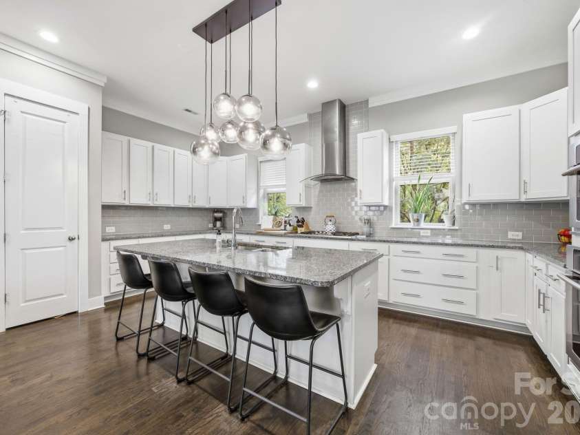 863 Academy Street, Charlotte, NC 28205.  MLS# CAR4380828, YatesRealty ID 26617. Kitchen