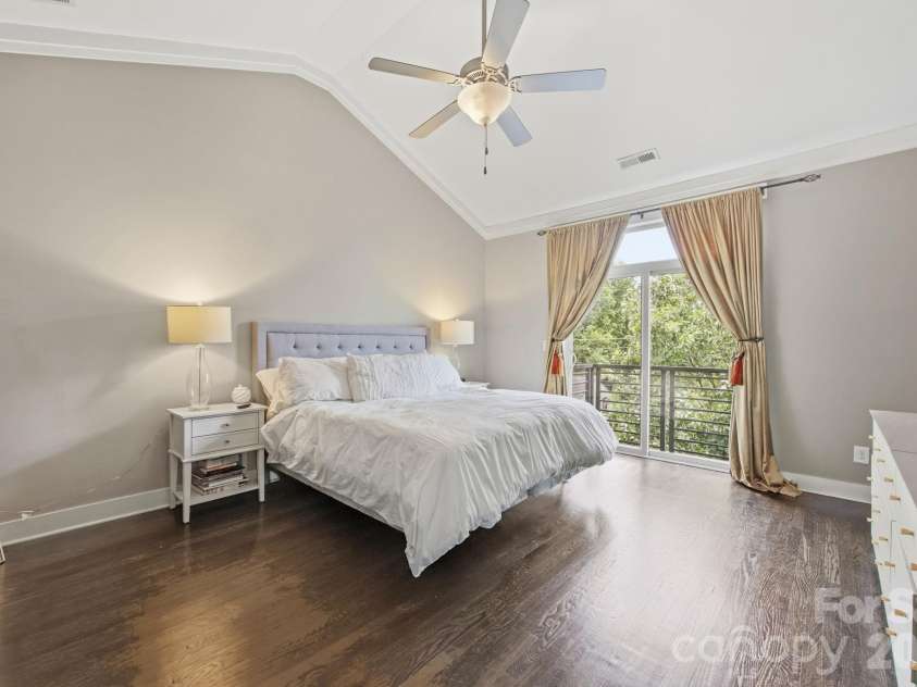 863 Academy Street, Charlotte, NC 28205.  MLS# CAR4380828, YatesRealty ID 26617. Primary Suite