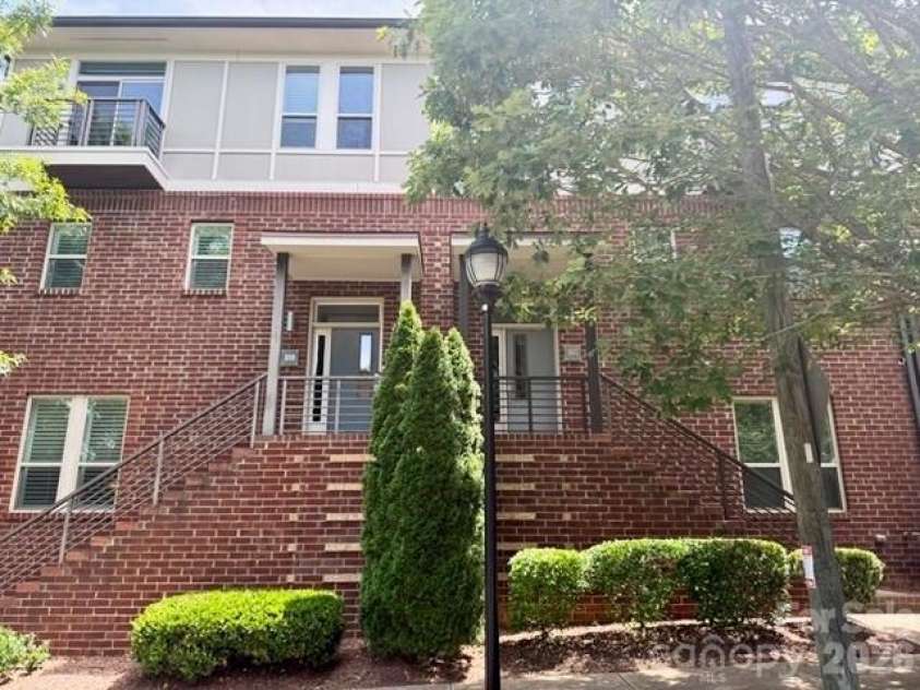 863 Academy Street, Charlotte, NC 28205.  MLS# CAR4380828, YatesRealty ID 26617. Welcome Home!