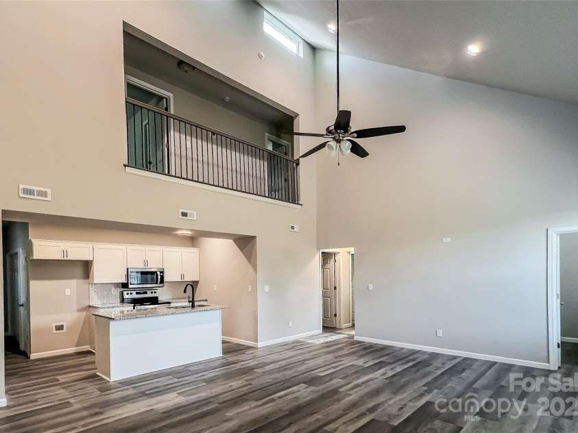 131 Clearview Road, Statesville, NC 28625.  MLS# CAR4281808, YatesRealty ID 26618. 