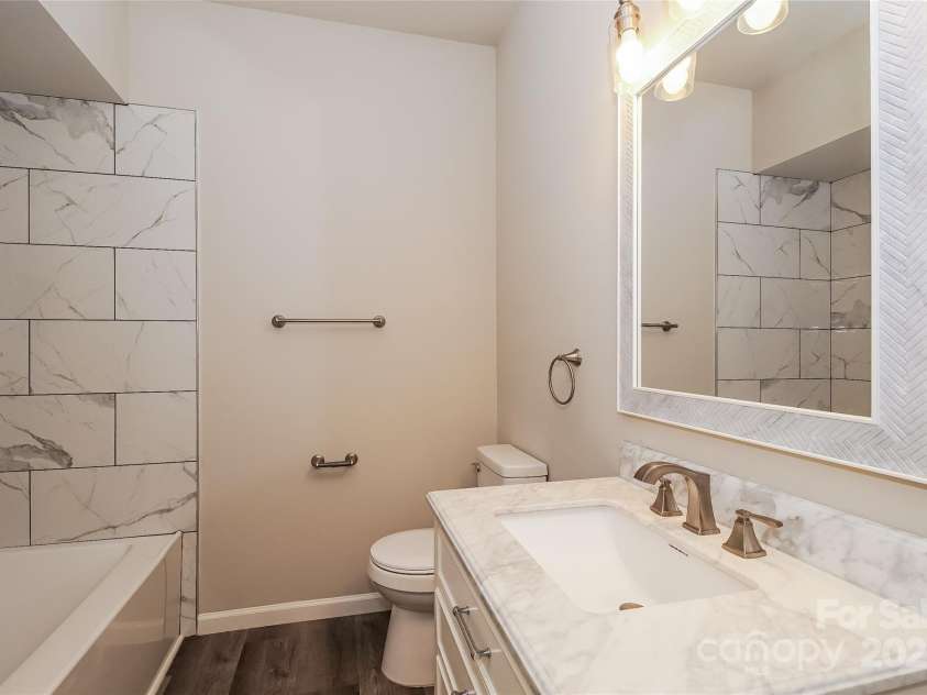 131 Clearview Road, Statesville, NC 28625.  MLS# CAR4281808, YatesRealty ID 26618. 