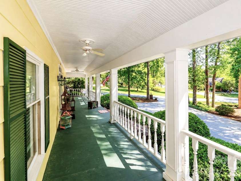 361 Gleneagles Road, Statesville, NC 28625.  MLS# CAR4375306, YatesRealty ID 26618. 