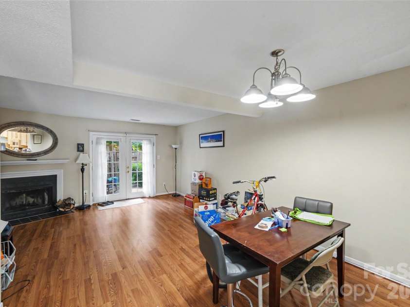 2921 Heathstead Place, Charlotte, NC 28210.  MLS# CAR4392812, YatesRealty ID 26619. 