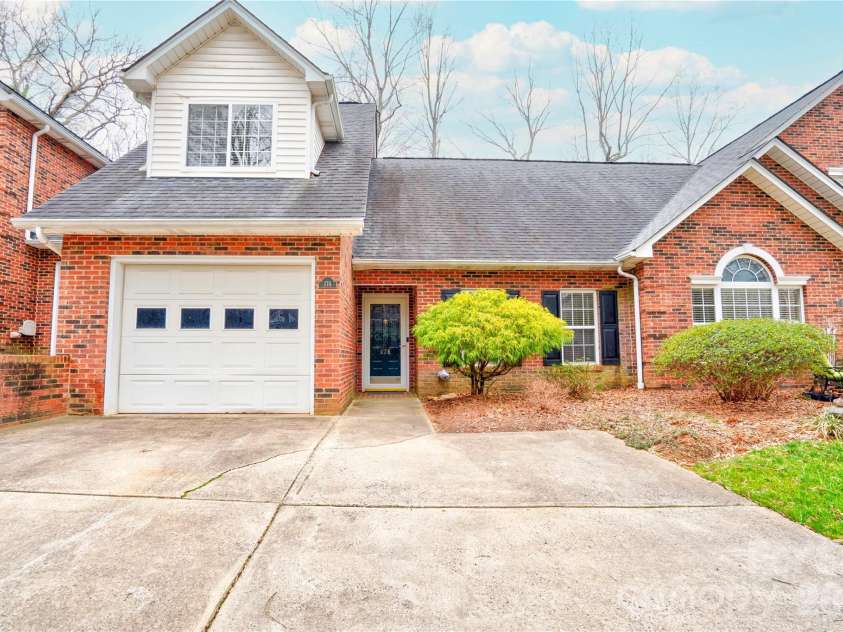 174 Columns Circle, Shelby, NC 28150.  MLS# CAR4353329, YatesRealty ID 26620. 
