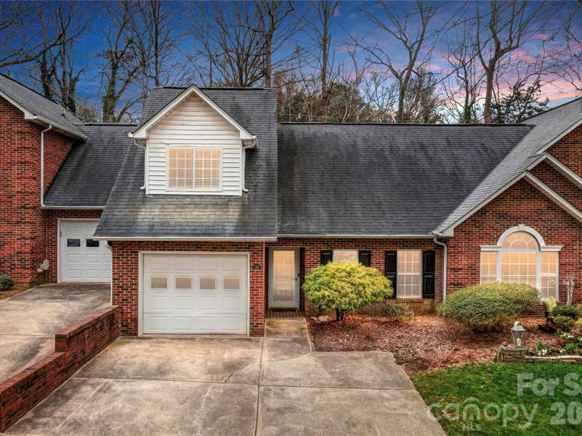 174 Columns Circle, Shelby, NC 28150.  MLS# CAR4353329, YatesRealty ID 26620. 