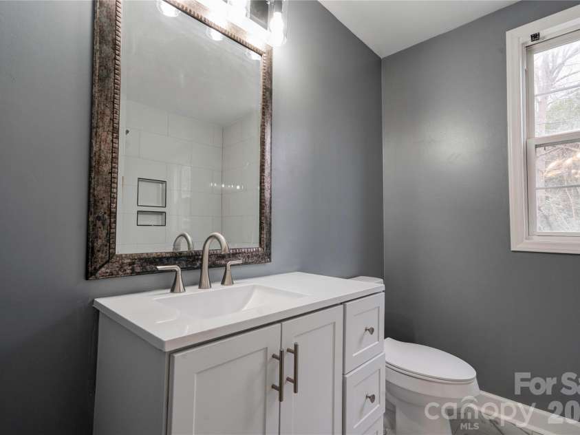 174 Columns Circle, Shelby, NC 28150.  MLS# CAR4353329, YatesRealty ID 26620. 