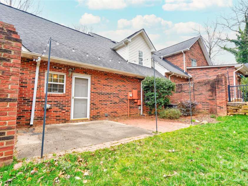 174 Columns Circle, Shelby, NC 28150.  MLS# CAR4353329, YatesRealty ID 26620. 