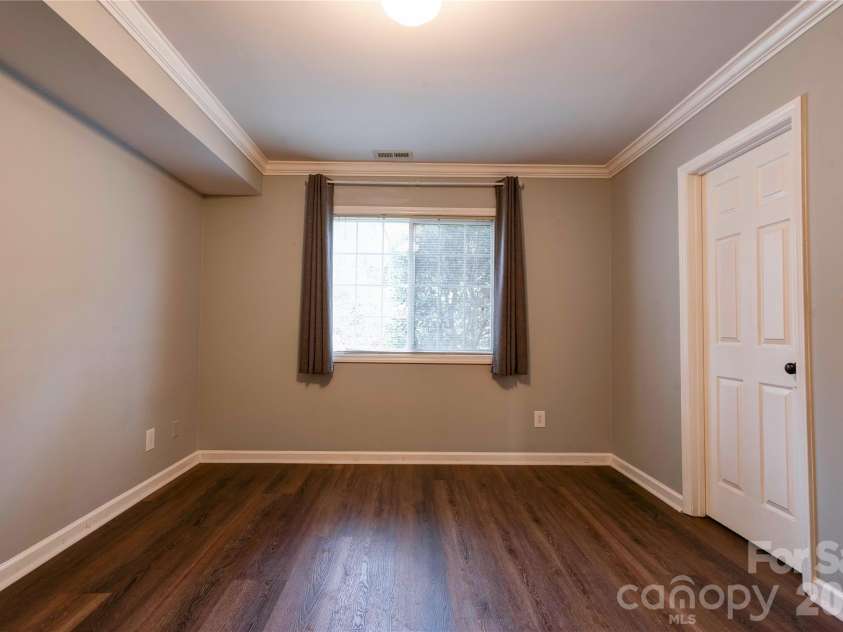 174 Columns Circle, Shelby, NC 28150.  MLS# CAR4353329, YatesRealty ID 26620. Downstairs Bedroom