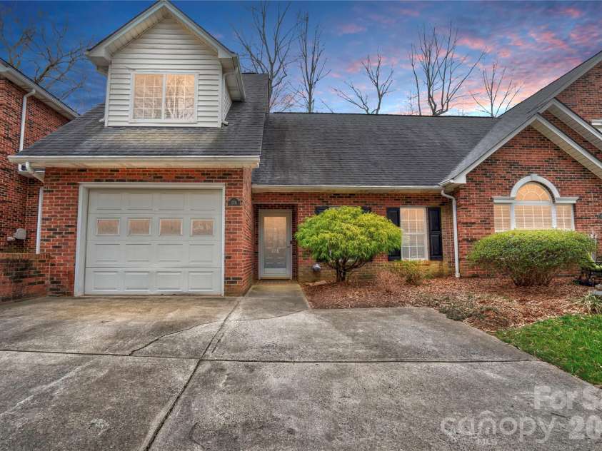 174 Columns Circle, Shelby, NC 28150.  MLS# CAR4353329, YatesRealty ID 26620. Kitchen