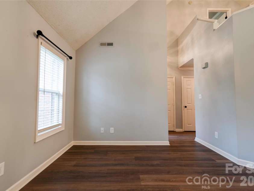 174 Columns Circle, Shelby, NC 28150.  MLS# CAR4353329, YatesRealty ID 26620. Living Room