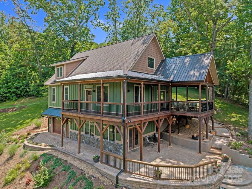 211 Wimbledon Court, Leicester, NC 28748.  MLS# CAR4282560, YatesRealty ID 26621. 