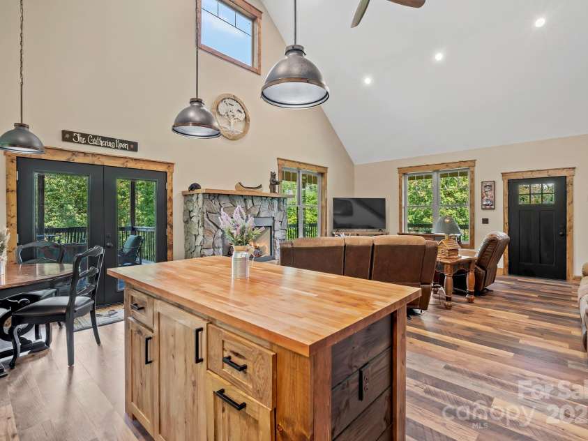 211 Wimbledon Court, Leicester, NC 28748.  MLS# CAR4282560, YatesRealty ID 26621. 