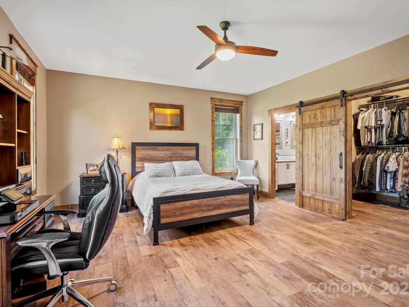 211 Wimbledon Court, Leicester, NC 28748.  MLS# CAR4282560, YatesRealty ID 26621. 