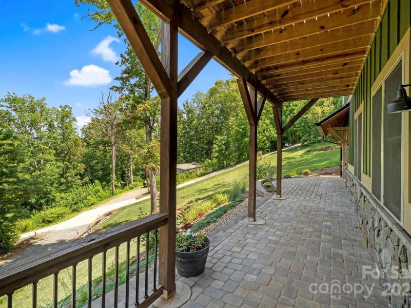211 Wimbledon Court, Leicester, NC 28748.  MLS# CAR4282560, YatesRealty ID 26621. 