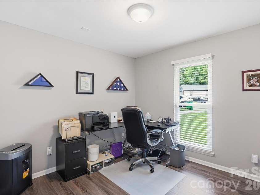 6804 Delta Lake Drive, Charlotte, NC 28215.  MLS# CAR4383596, YatesRealty ID 26621. Bedroom 3/office