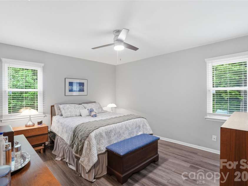 6804 Delta Lake Drive, Charlotte, NC 28215.  MLS# CAR4383596, YatesRealty ID 26621. Primary Bedroom