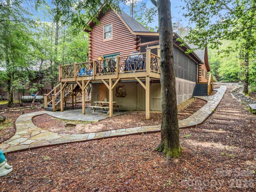 1040 Soquili Drive, Brevard, NC 28712.  MLS# CAR4353292, YatesRealty ID 26622. 