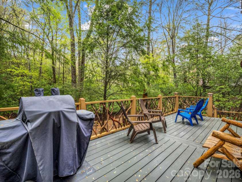 1040 Soquili Drive, Brevard, NC 28712.  MLS# CAR4353292, YatesRealty ID 26622. 