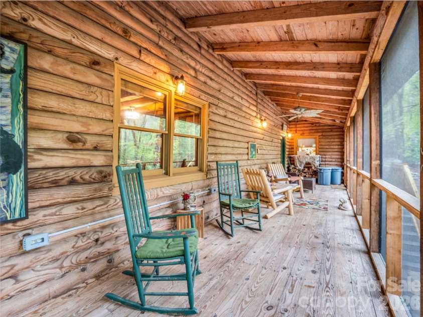 1040 Soquili Drive, Brevard, NC 28712.  MLS# CAR4353292, YatesRealty ID 26622. 