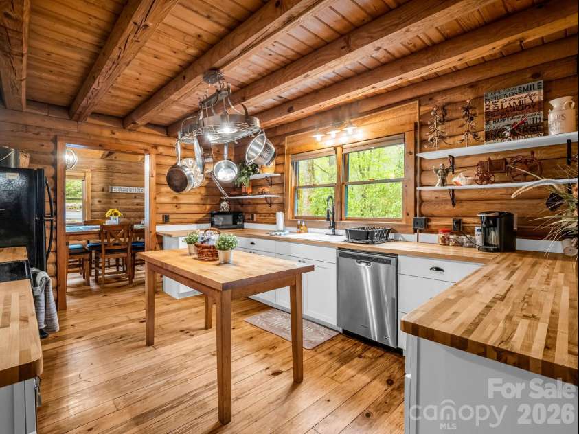 1040 Soquili Drive, Brevard, NC 28712.  MLS# CAR4353292, YatesRealty ID 26622. 