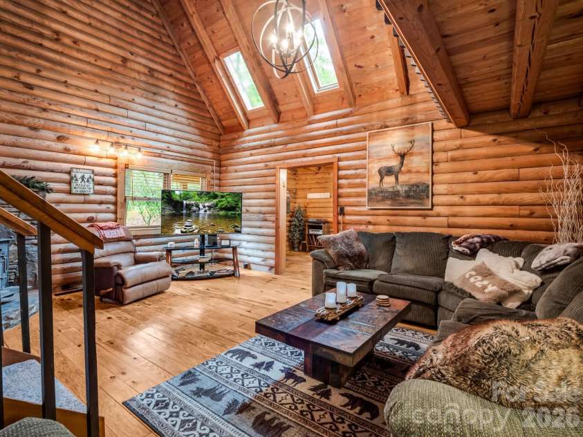1040 Soquili Drive, Brevard, NC 28712.  MLS# CAR4353292, YatesRealty ID 26622. 