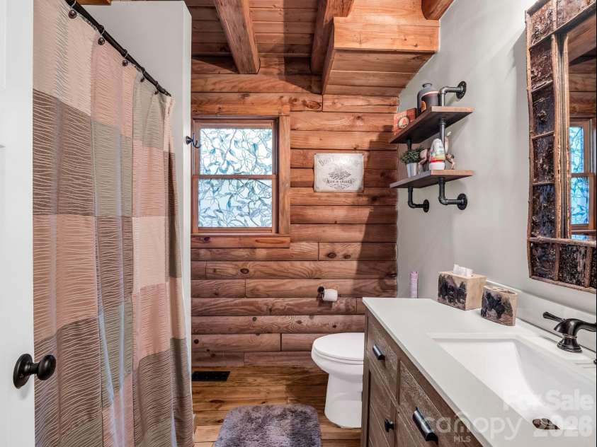 1040 Soquili Drive, Brevard, NC 28712.  MLS# CAR4353292, YatesRealty ID 26622. 