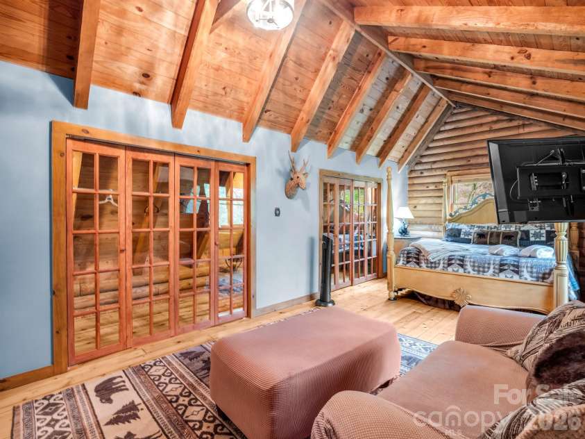 1040 Soquili Drive, Brevard, NC 28712.  MLS# CAR4353292, YatesRealty ID 26622. 