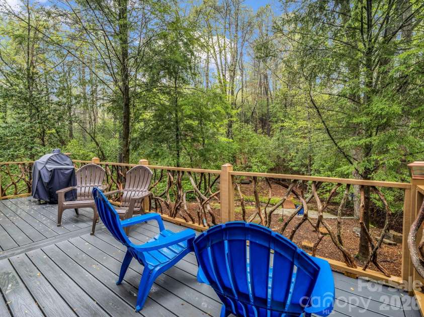 1040 Soquili Drive, Brevard, NC 28712.  MLS# CAR4353292, YatesRealty ID 26622. 