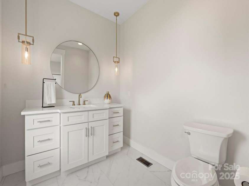 465 Daniel Circle Drive, Mills River, NC 28759.  MLS# CAR4310698, YatesRealty ID 26623. 