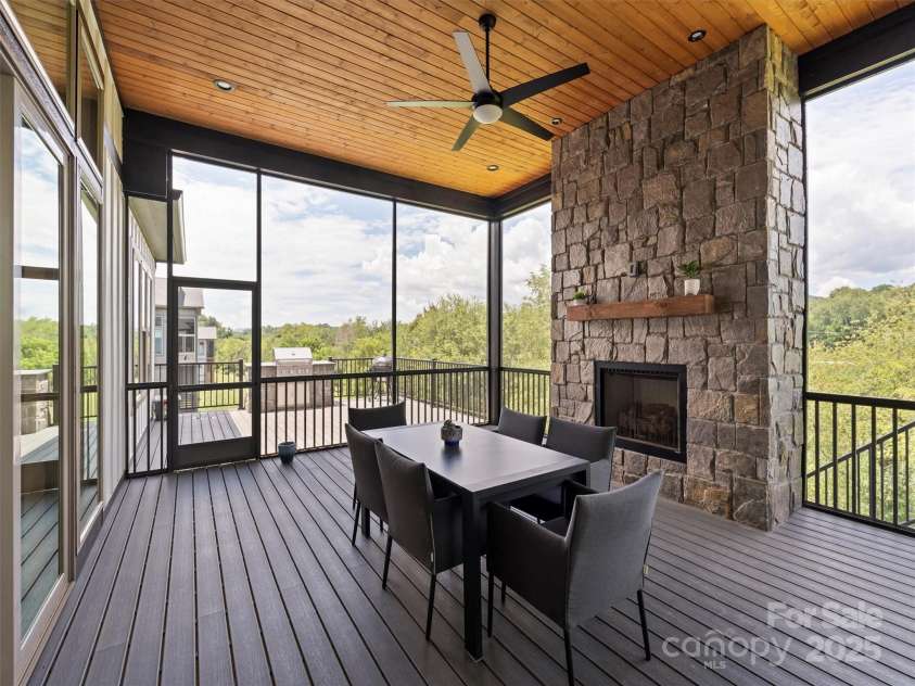 465 Daniel Circle Drive, Mills River, NC 28759.  MLS# CAR4310698, YatesRealty ID 26623. 