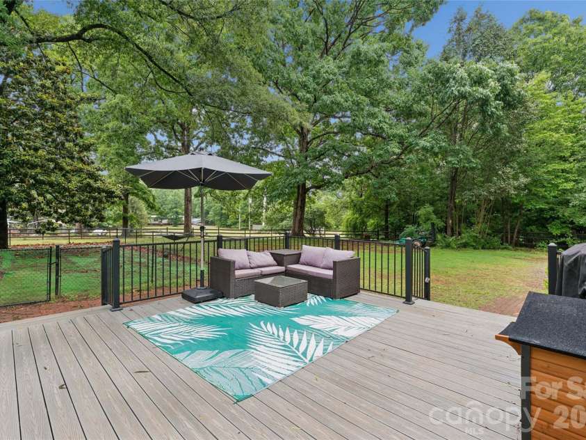 170 Scotts Creek Road, Statesville, NC 28625.  MLS# CAR4381573, YatesRealty ID 26624. 
