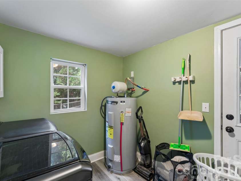 170 Scotts Creek Road, Statesville, NC 28625.  MLS# CAR4381573, YatesRealty ID 26624. 