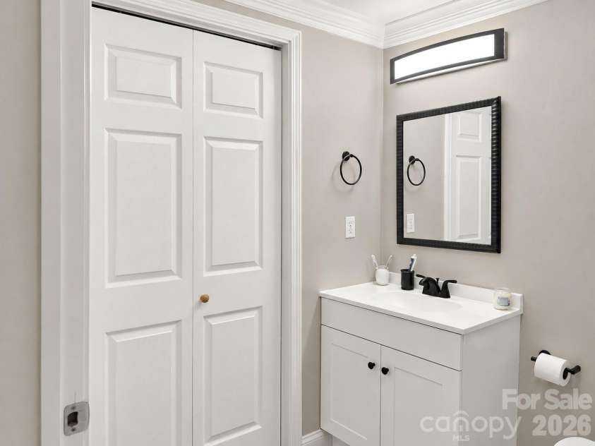 170 Scotts Creek Road, Statesville, NC 28625.  MLS# CAR4381573, YatesRealty ID 26624. 
