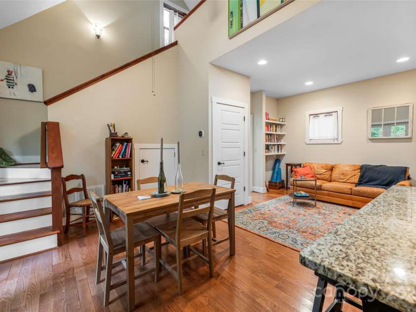 51, 51B Westover Drive, Asheville, NC 28801.  MLS# CAR4282471, YatesRealty ID 26624. 