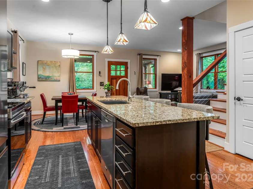 51, 51B Westover Drive, Asheville, NC 28801.  MLS# CAR4282471, YatesRealty ID 26624. 